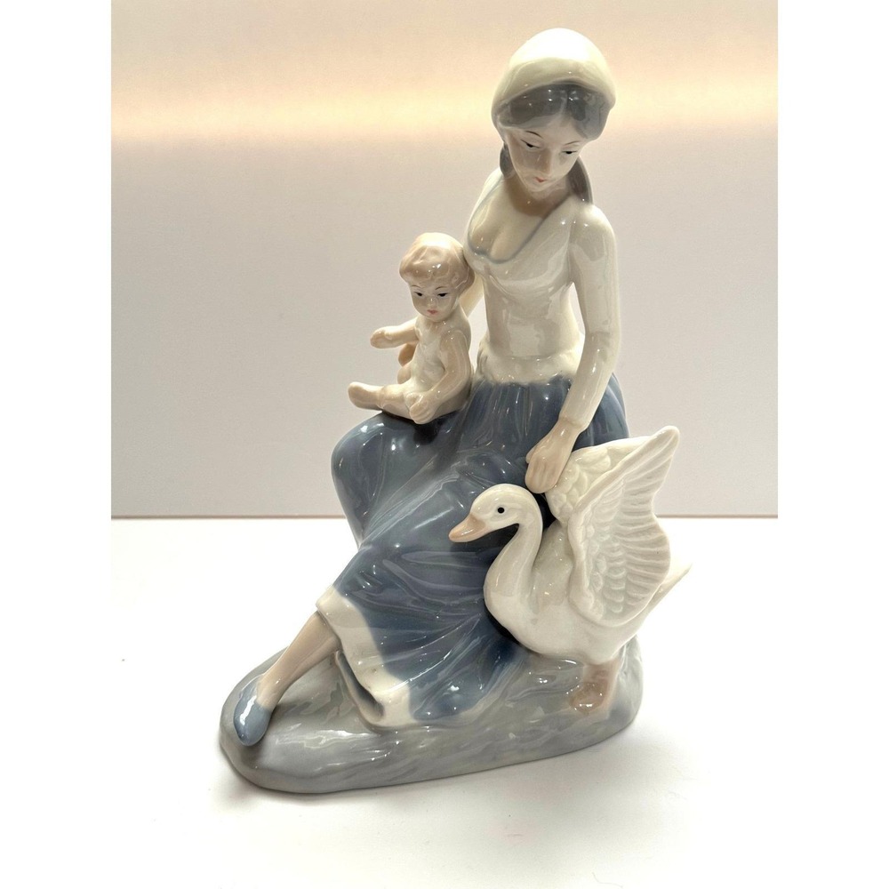 Duncan Royale Mother and Child Porcelain Figurine with Swan England Mom Baby